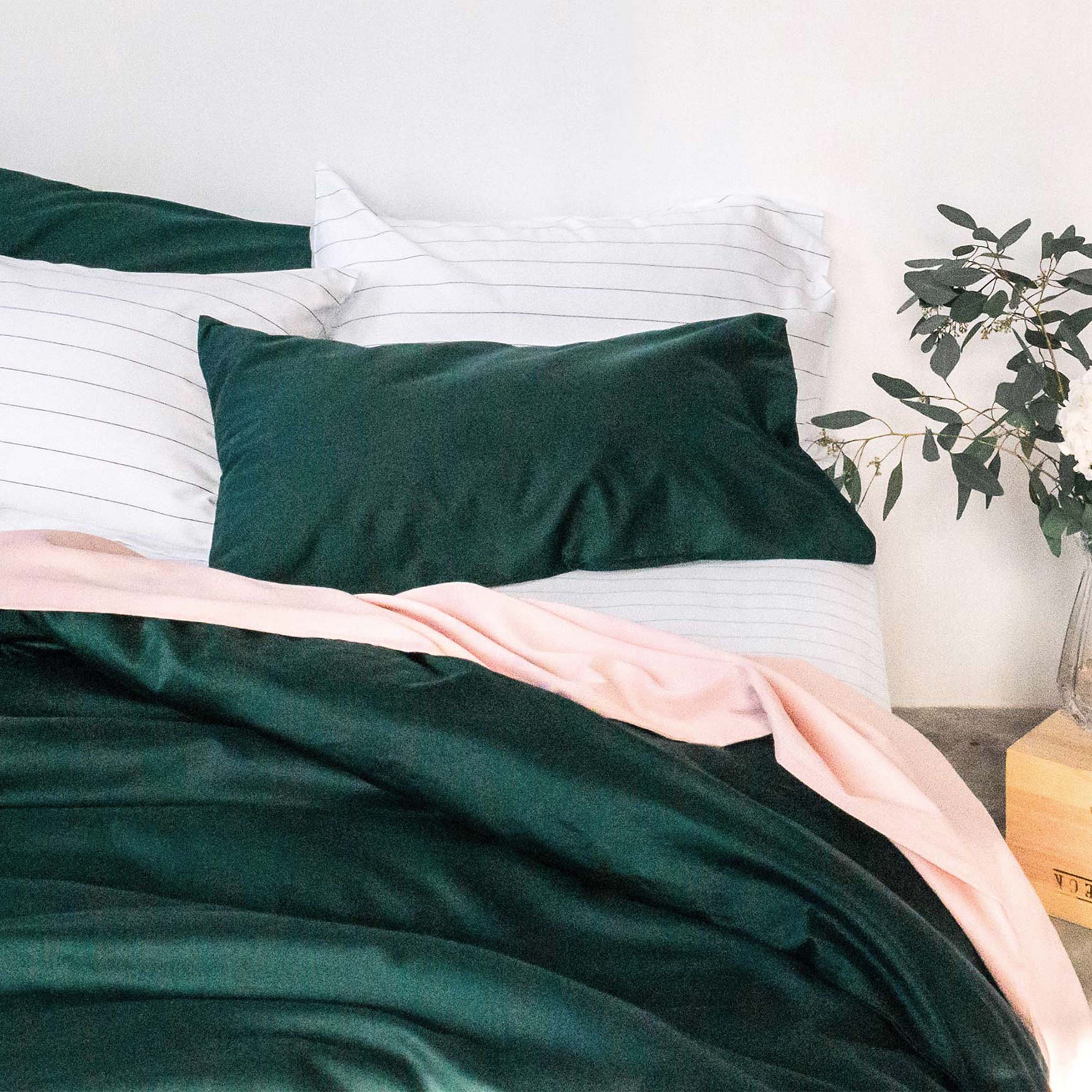 classic-blush-flat-sheet-in-bedroom-by-sojao