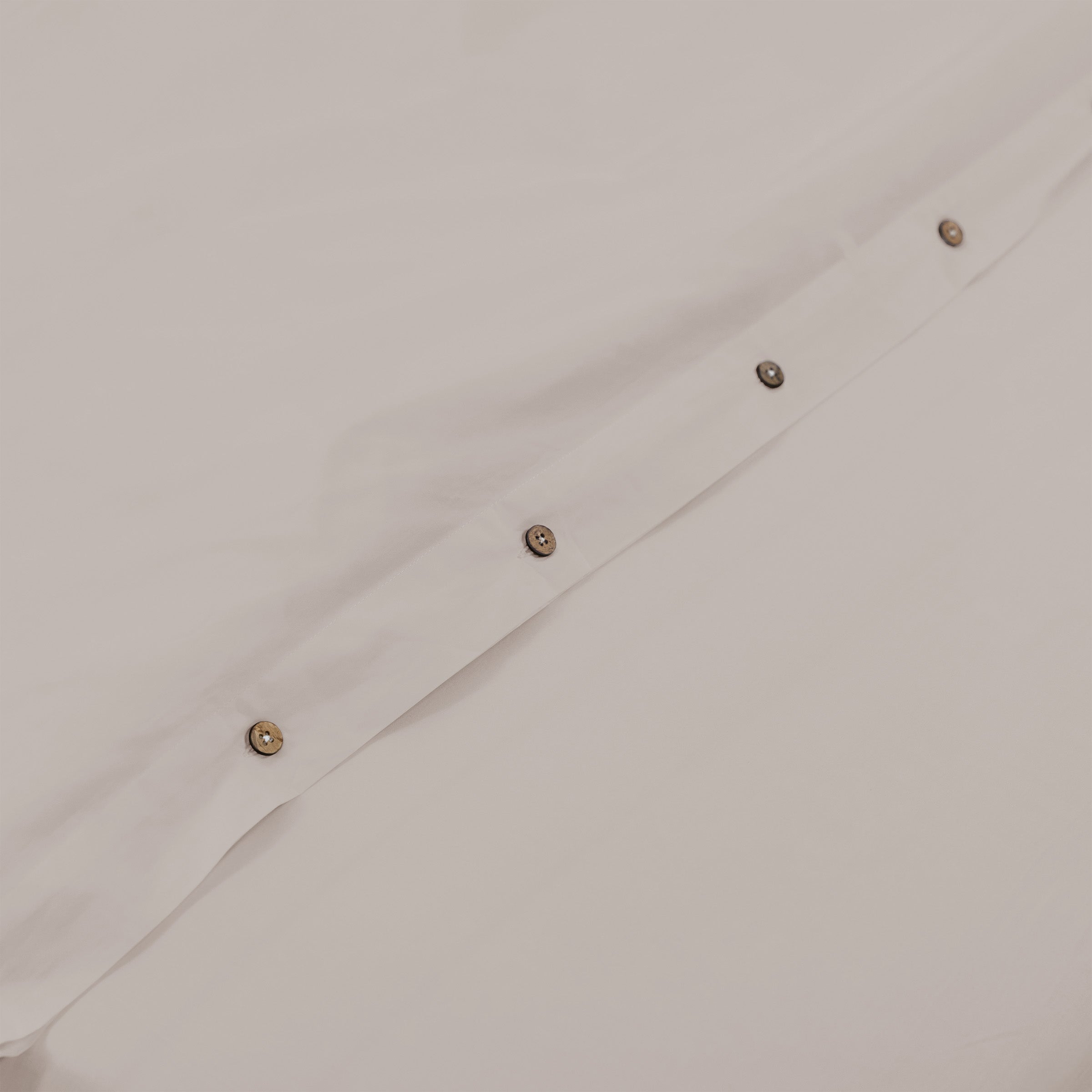 crisp-barley-grey-duvet-cover-coconut-buttons-by-sojao