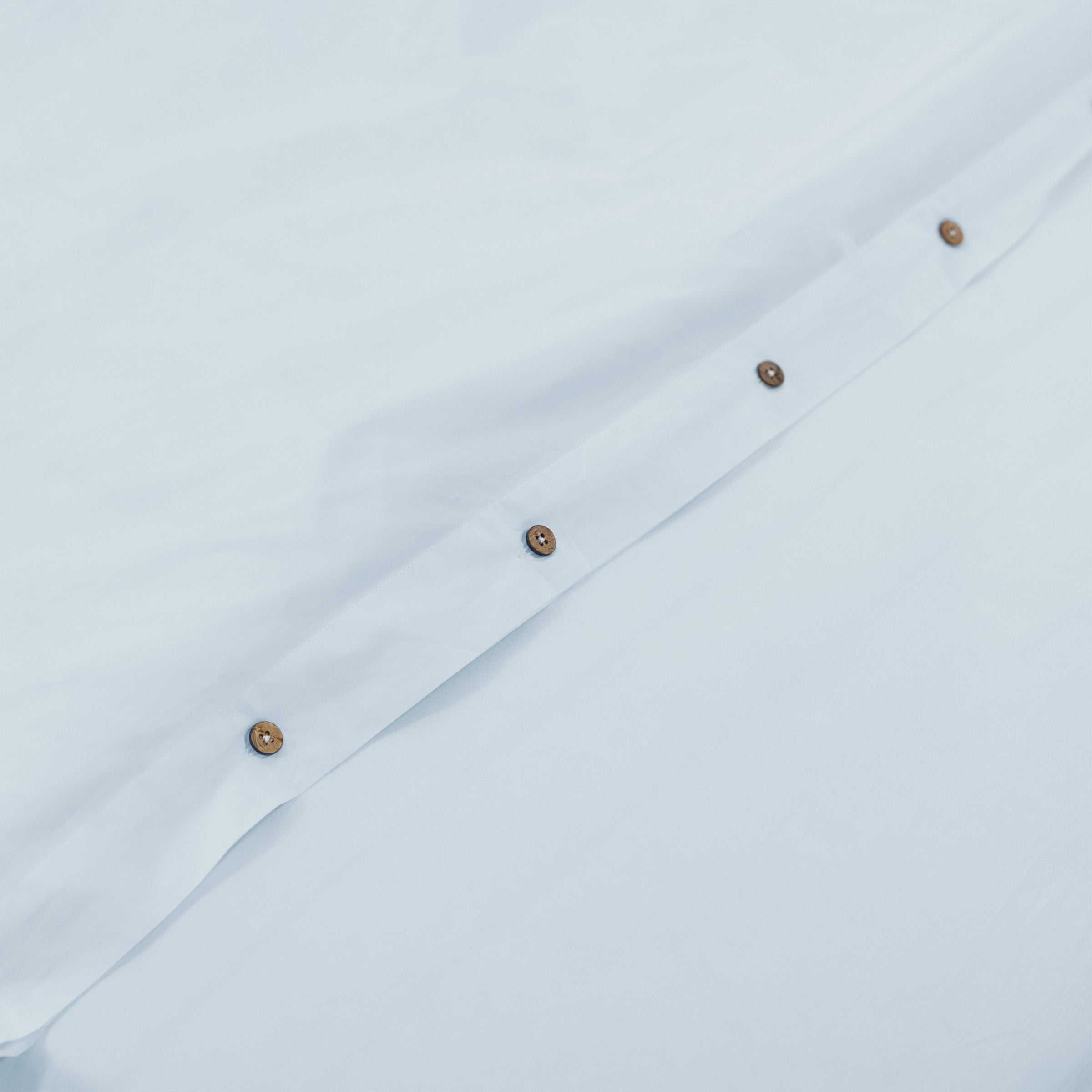 crisp-frost-duvet-cover-coconut-buttons-by-sojao